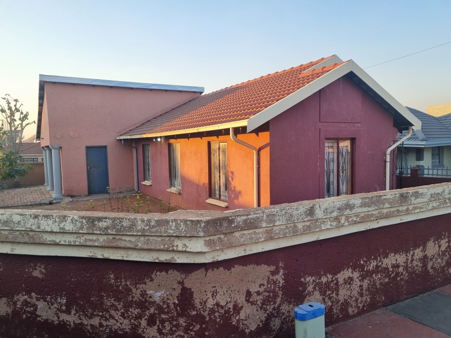 To Let 3 Bedroom Property for Rent in Morula View Gauteng