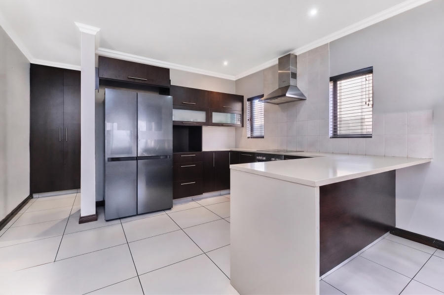 4 Bedroom Property for Sale in Broadacres Gauteng