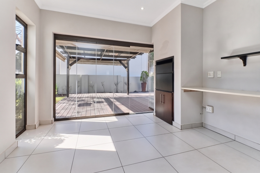 4 Bedroom Property for Sale in Broadacres Gauteng