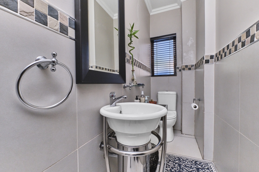 4 Bedroom Property for Sale in Broadacres Gauteng