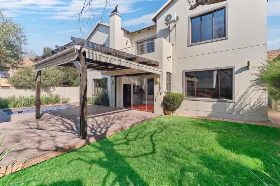 4 Bedroom Property for Sale in Broadacres Gauteng