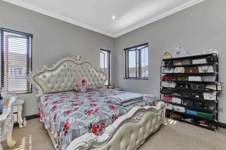 3 Bedroom Property for Sale in Broadacres Gauteng