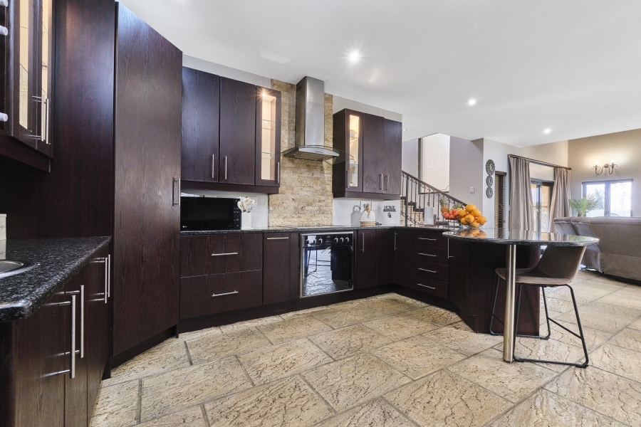 3 Bedroom Property for Sale in Broadacres Gauteng