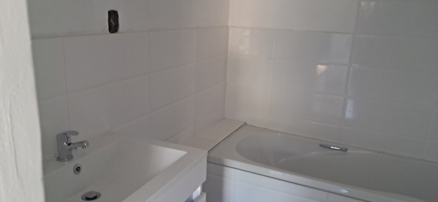 To Let 3 Bedroom Property for Rent in Roodekrans Gauteng