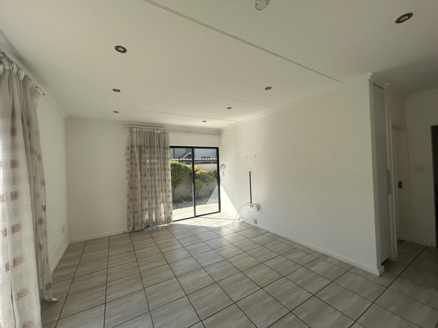 To Let 2 Bedroom Property for Rent in Edenburg Gauteng