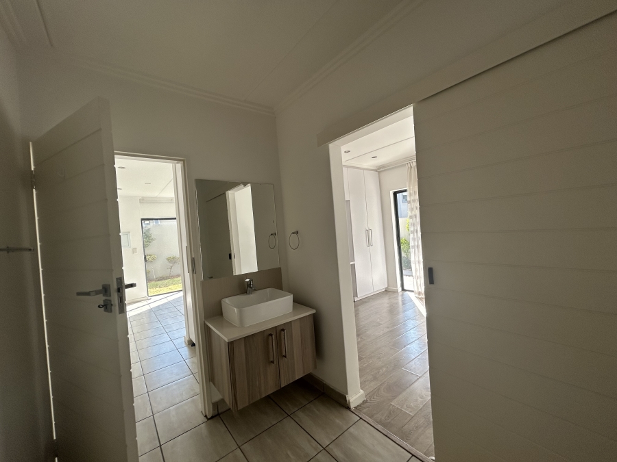 To Let 2 Bedroom Property for Rent in Edenburg Gauteng