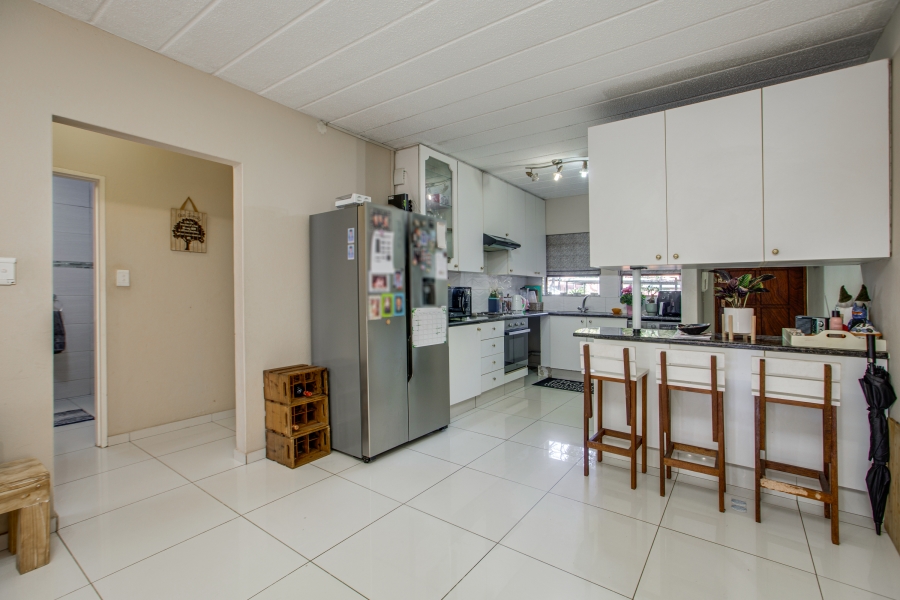 2 Bedroom Property for Sale in Sunninghill Gauteng