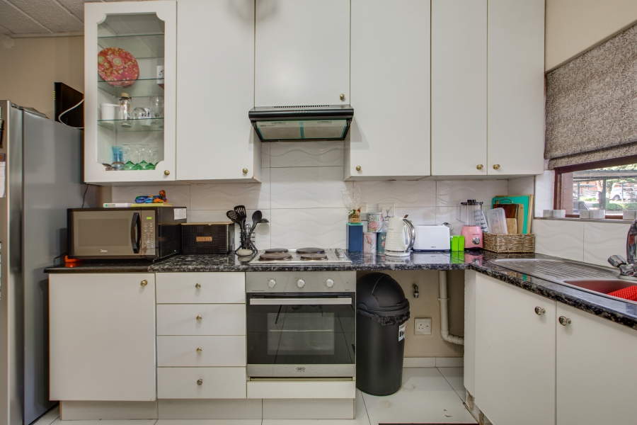 2 Bedroom Property for Sale in Sunninghill Gauteng