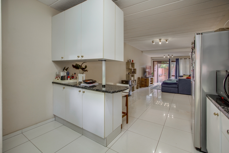 2 Bedroom Property for Sale in Sunninghill Gauteng