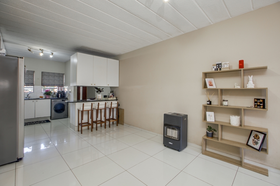 2 Bedroom Property for Sale in Sunninghill Gauteng