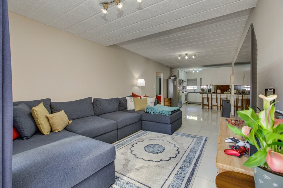 2 Bedroom Property for Sale in Sunninghill Gauteng