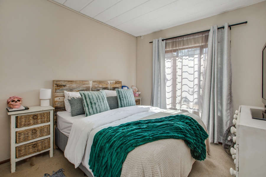 2 Bedroom Property for Sale in Sunninghill Gauteng