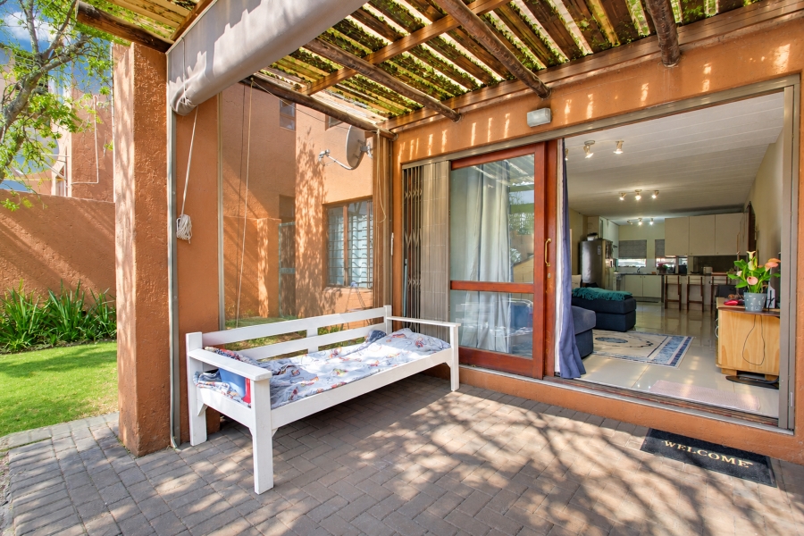 2 Bedroom Property for Sale in Sunninghill Gauteng