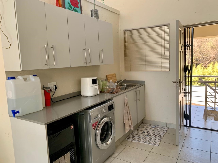 To Let 2 Bedroom Property for Rent in Beverley Gauteng
