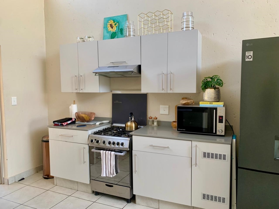 To Let 2 Bedroom Property for Rent in Beverley Gauteng
