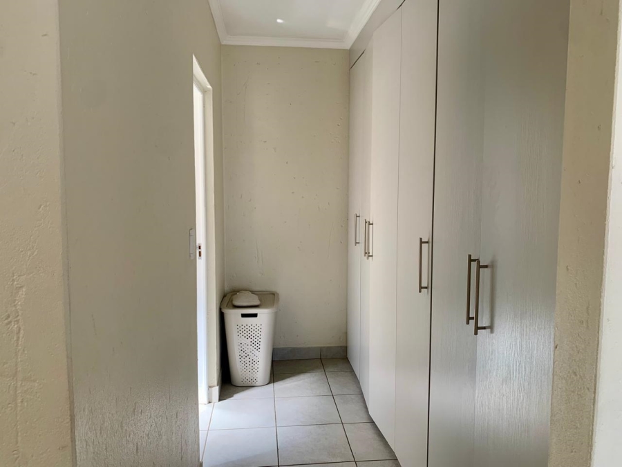 To Let 2 Bedroom Property for Rent in Beverley Gauteng