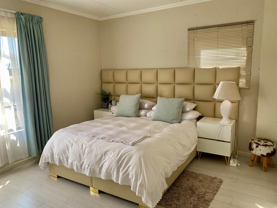To Let 2 Bedroom Property for Rent in Beverley Gauteng