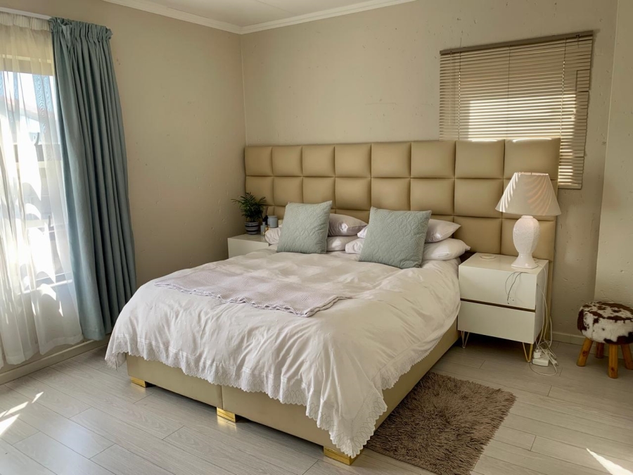 To Let 2 Bedroom Property for Rent in Beverley Gauteng