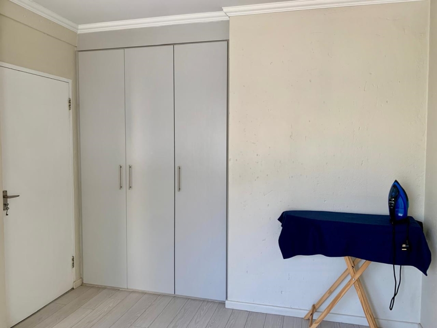 To Let 2 Bedroom Property for Rent in Beverley Gauteng