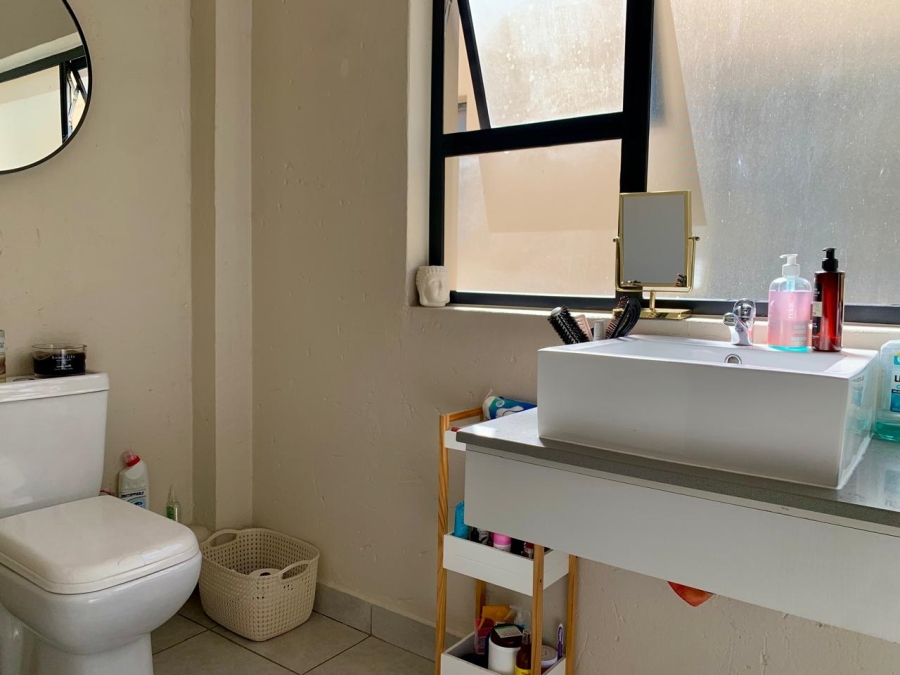 To Let 2 Bedroom Property for Rent in Beverley Gauteng