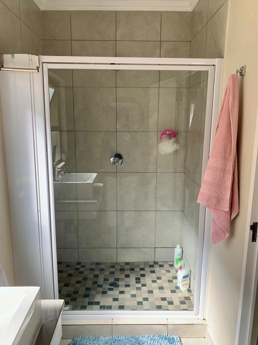 To Let 2 Bedroom Property for Rent in Beverley Gauteng