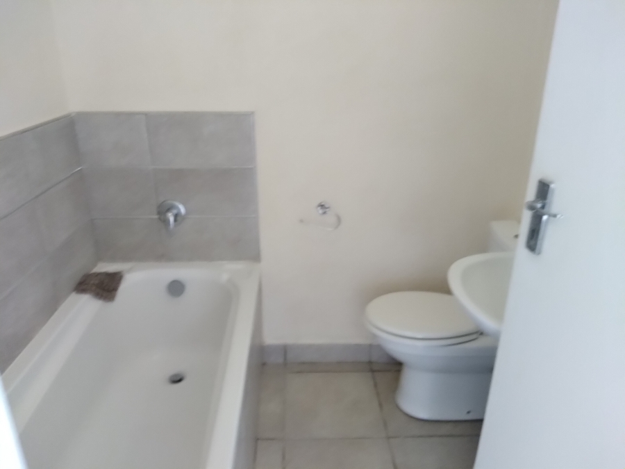 To Let 1 Bedroom Property for Rent in Discovery Gauteng
