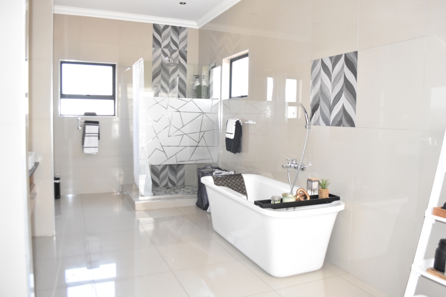 5 Bedroom Property for Sale in Boschkop A H Gauteng