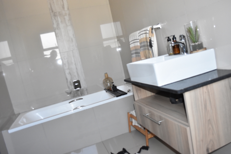 5 Bedroom Property for Sale in Boschkop A H Gauteng