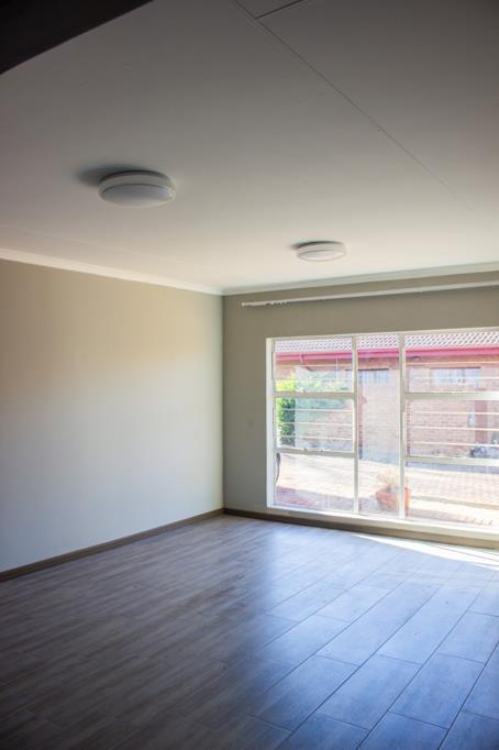 1 Bedroom Property for Sale in Wilro Park Gauteng