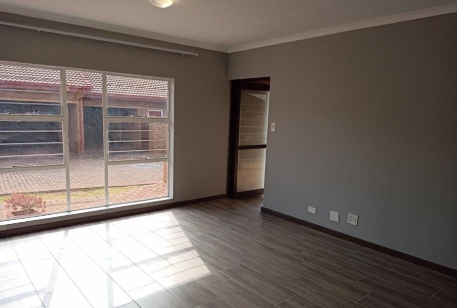 1 Bedroom Property for Sale in Wilro Park Gauteng