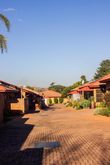 1 Bedroom Property for Sale in Wilro Park Gauteng
