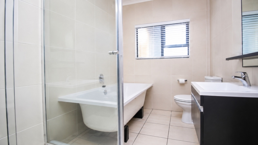 3 Bedroom Property for Sale in Oakdene Gauteng