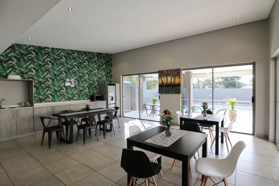 To Let 2 Bedroom Property for Rent in Broadacres Gauteng