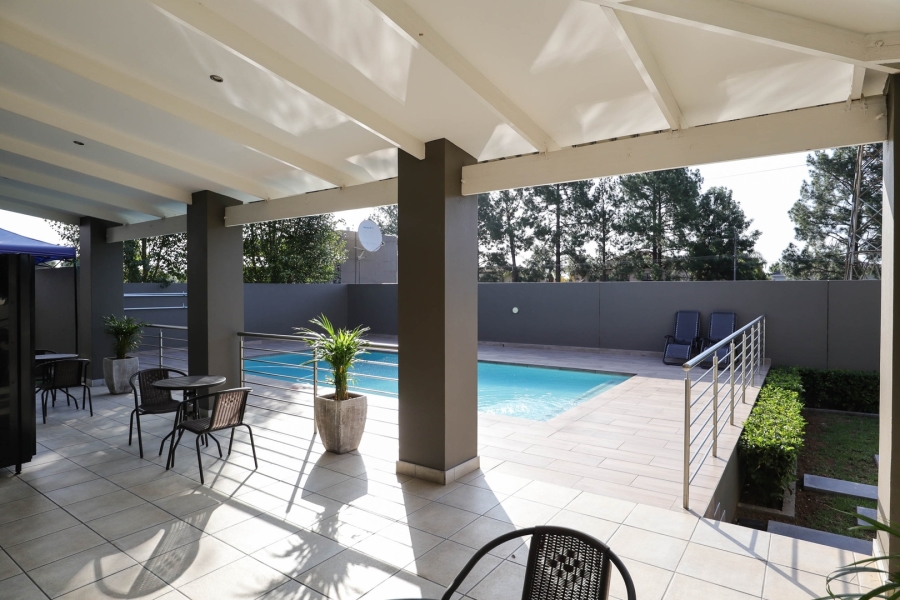 To Let 2 Bedroom Property for Rent in Broadacres Gauteng
