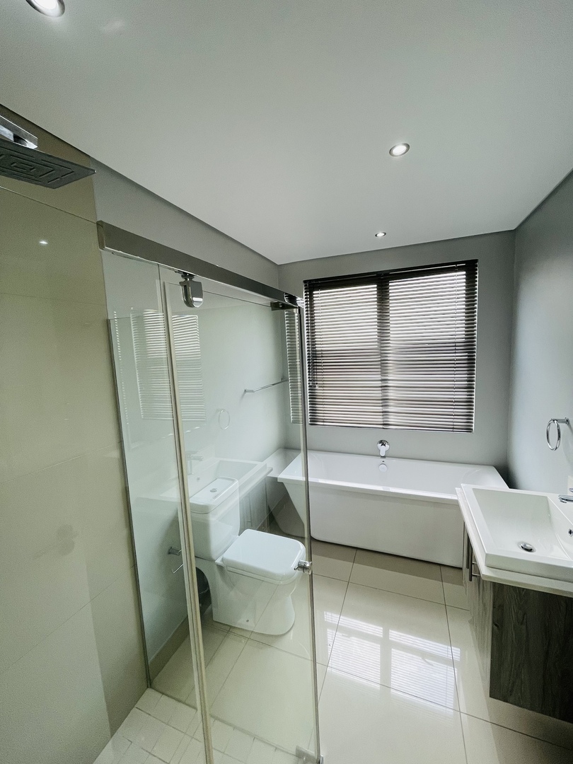 To Let 2 Bedroom Property for Rent in Broadacres Gauteng