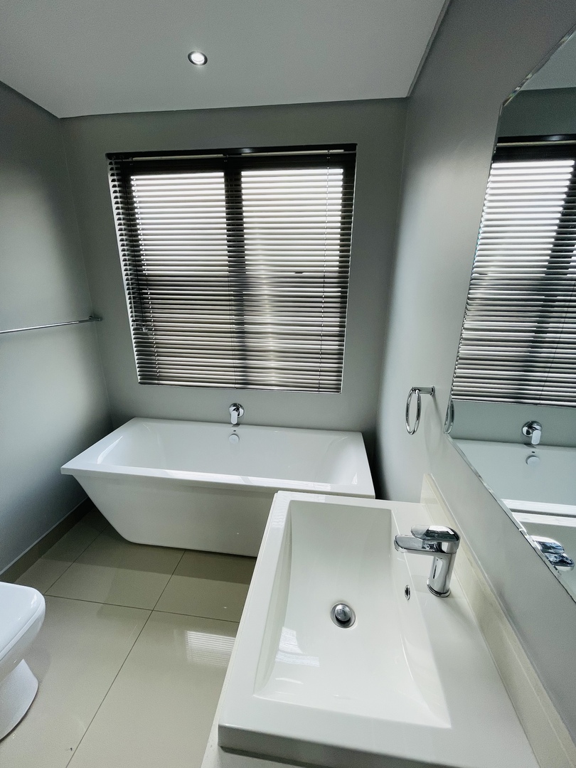 To Let 2 Bedroom Property for Rent in Broadacres Gauteng