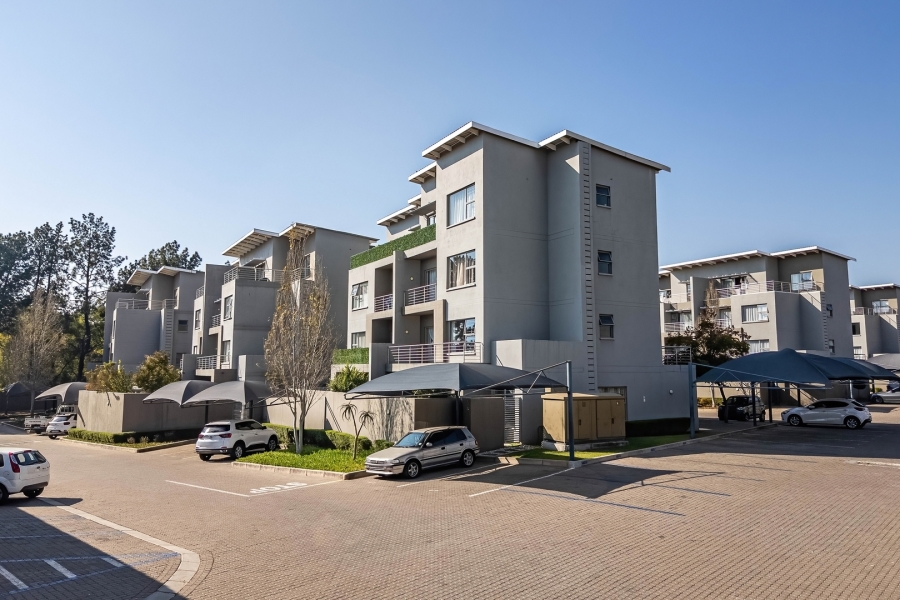 To Let 2 Bedroom Property for Rent in Broadacres Gauteng