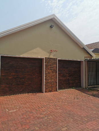 4 Bedroom Property for Sale in Erasmia Gauteng