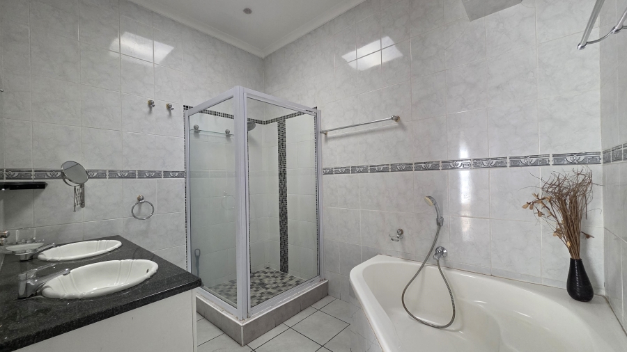 3 Bedroom Property for Sale in Eldo Glen Gauteng