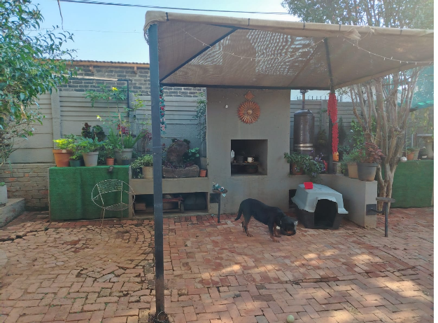 4 Bedroom Property for Sale in Laudium Gauteng