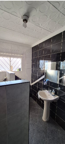4 Bedroom Property for Sale in Laudium Gauteng