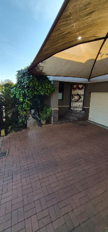 4 Bedroom Property for Sale in Laudium Gauteng