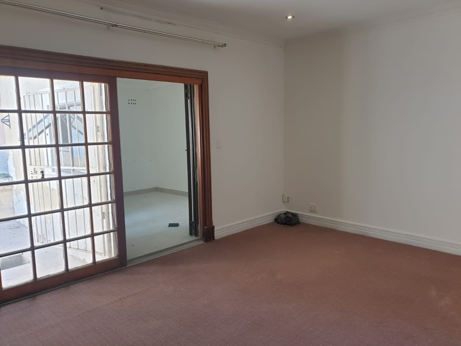 To Let 2 Bedroom Property for Rent in Oaklands Gauteng