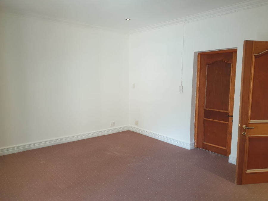 To Let 2 Bedroom Property for Rent in Oaklands Gauteng