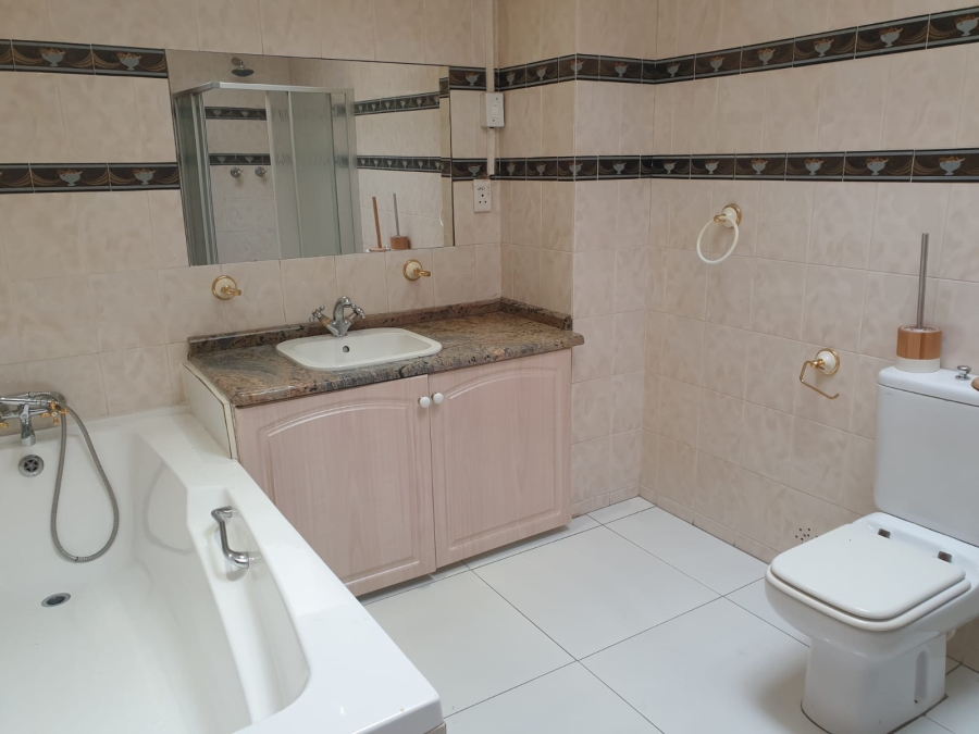 To Let 2 Bedroom Property for Rent in Oaklands Gauteng