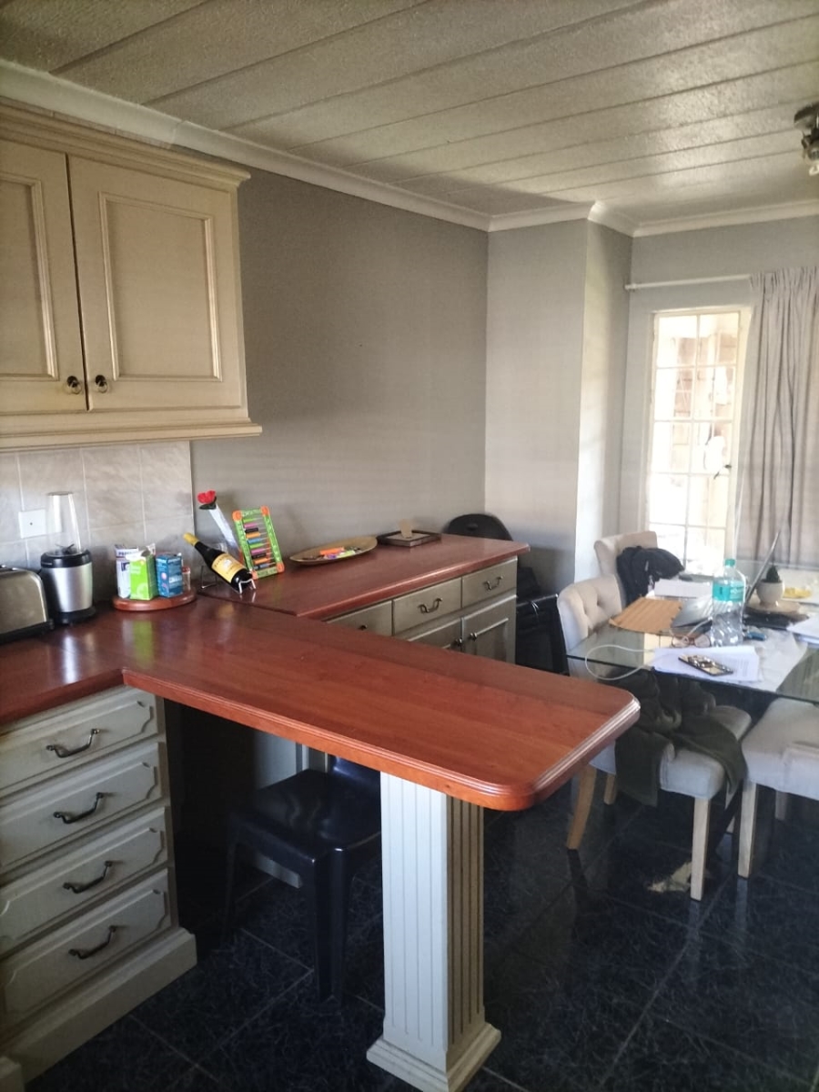 To Let 3 Bedroom Property for Rent in Isandovale Gauteng
