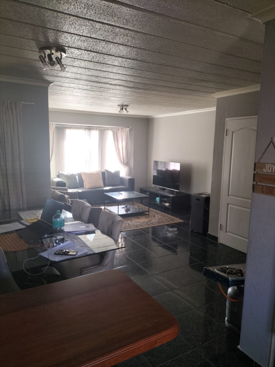 To Let 3 Bedroom Property for Rent in Isandovale Gauteng