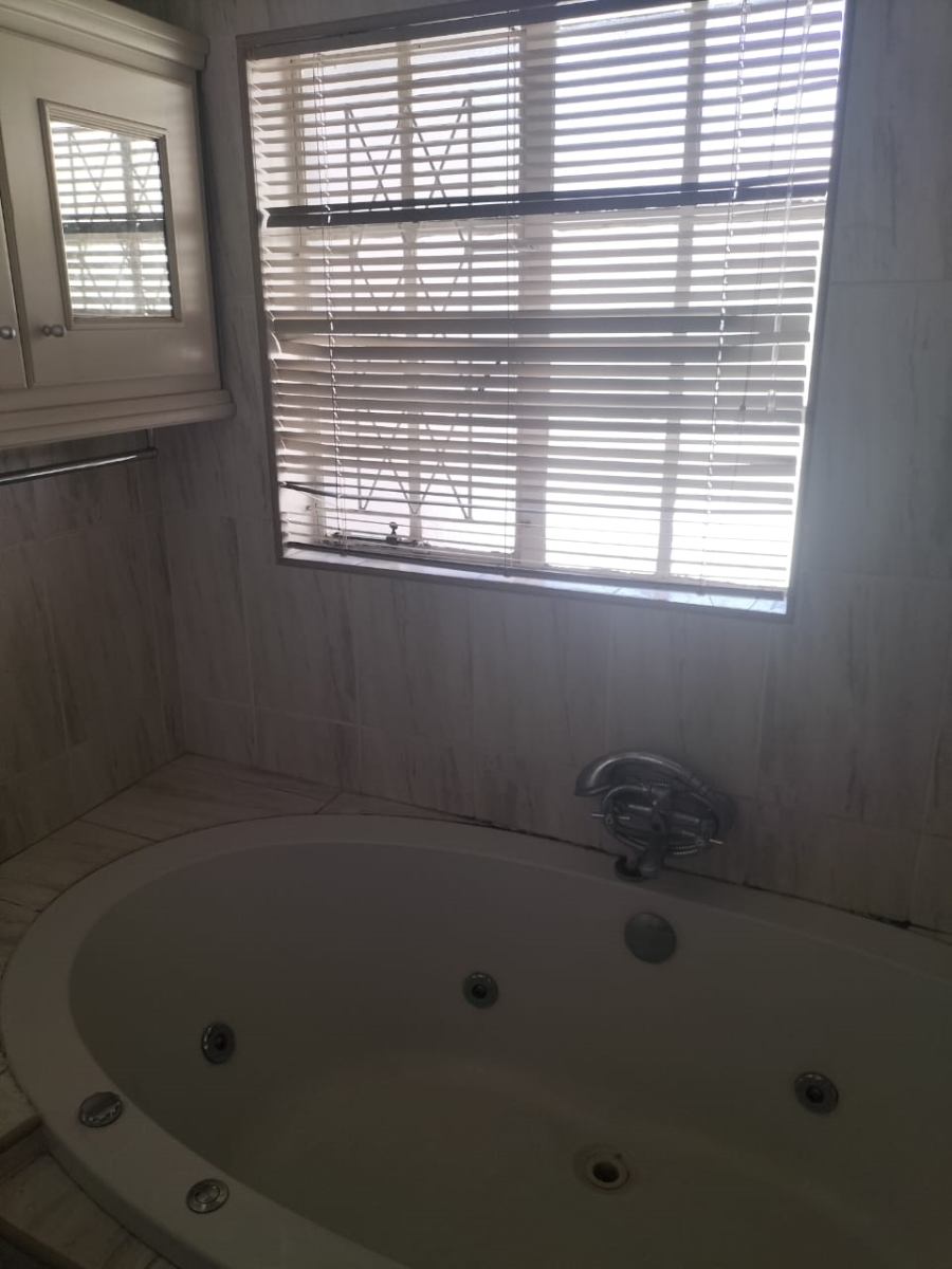 To Let 3 Bedroom Property for Rent in Isandovale Gauteng