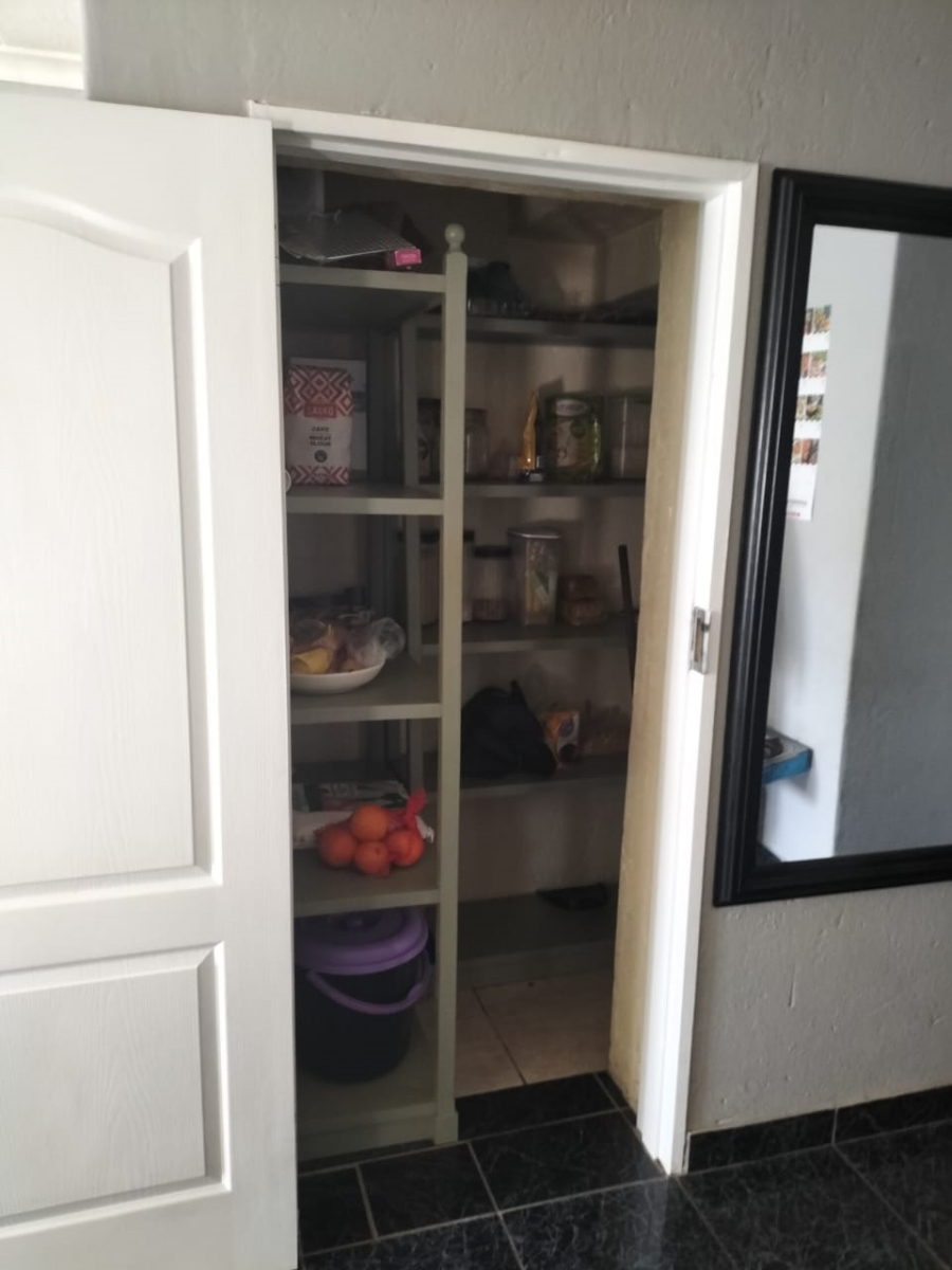 To Let 3 Bedroom Property for Rent in Isandovale Gauteng