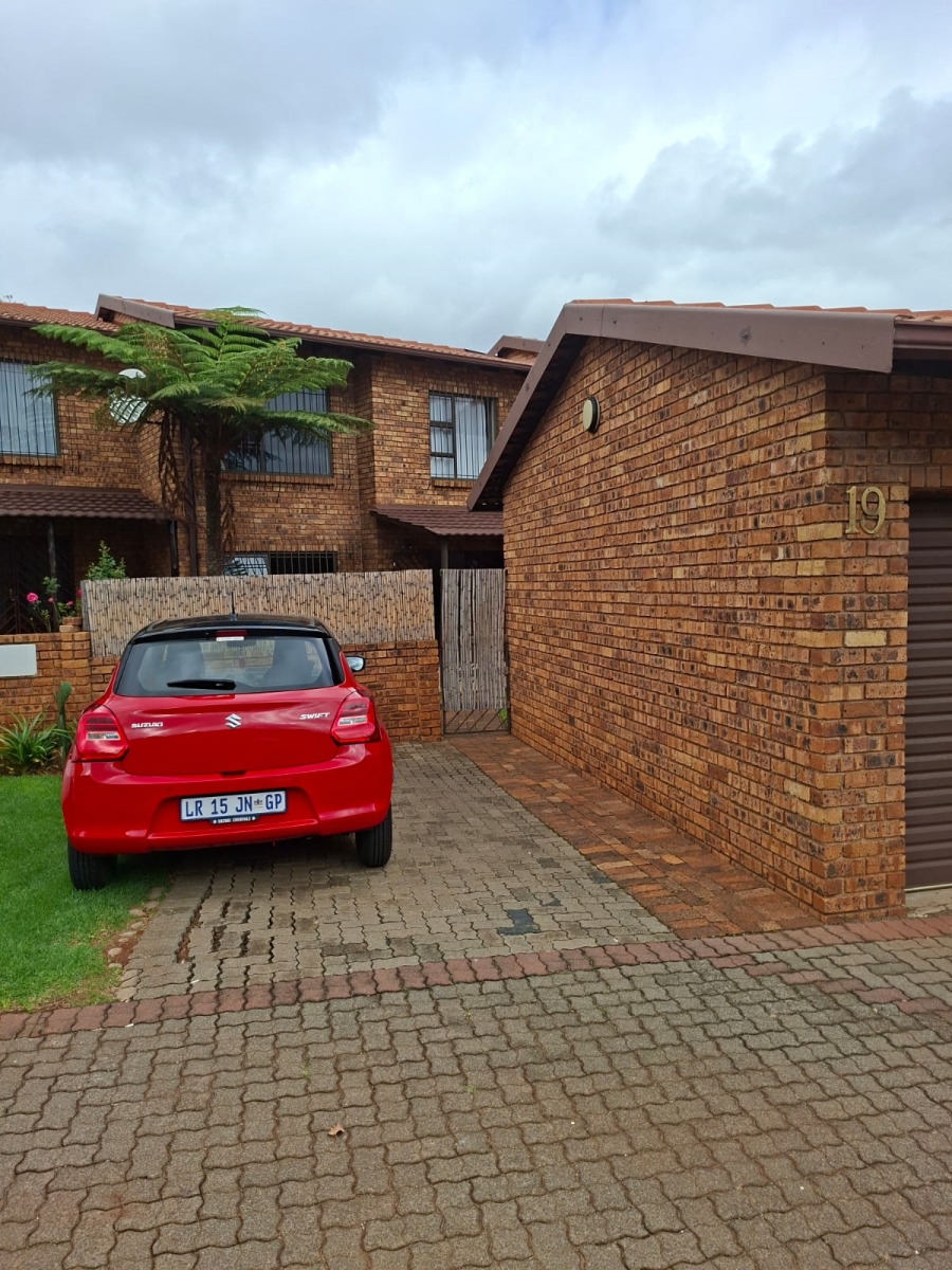 3 Bedroom Property for Sale in Klopperpark Gauteng